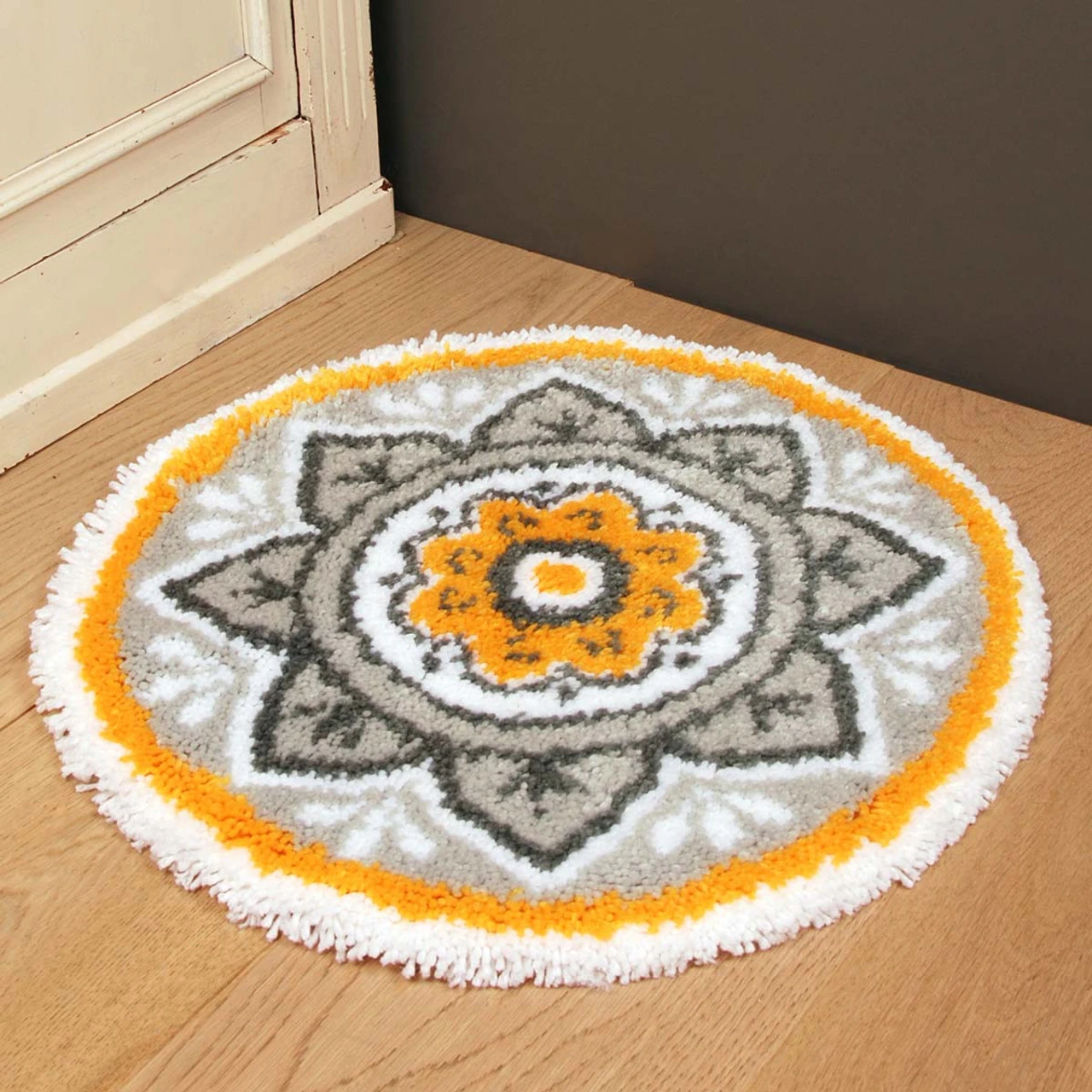 Vervaco Mandala Latch Hook Kit 2 Vervaco Mandala Latch Hook Kit - Image 2