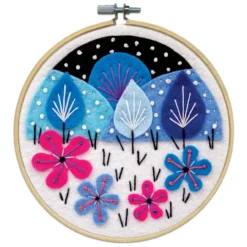 Design Works Winter, Deer, & Racoon Trio Felt Kit 7 Design Works Winter, Deer, & Racoon Trio Felt Kit -Toy Store 500250 4 19872.1693456829