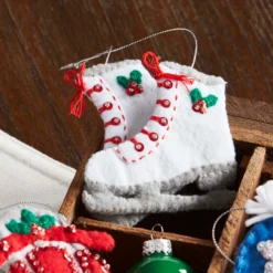 Felt Street Outdoor Fun Felt & Sequin Kit -Toy Store 503203 3 44768.1693457076