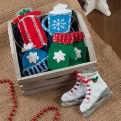 Felt Street Outdoor Fun Felt & Sequin Kit -Toy Store 503203 5 41990.1693457077